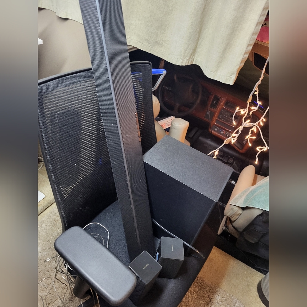 Samsung SOUNDBAR with Wireless DOLBY